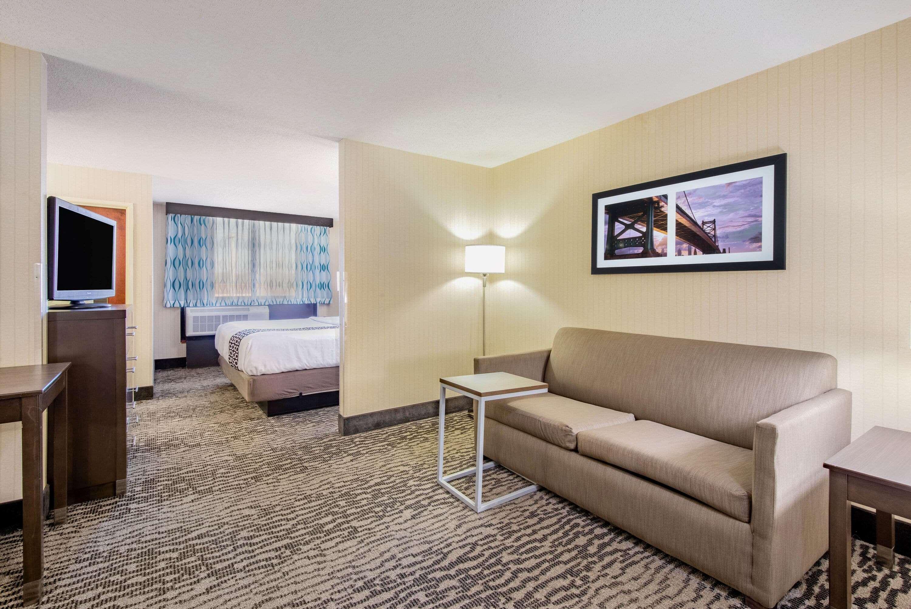 Hotel La Quinta By Wyndham Newark - 3*