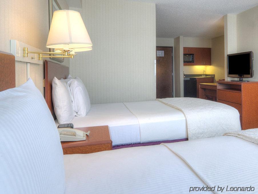 La Quinta By Wyndham Newark - Hotel