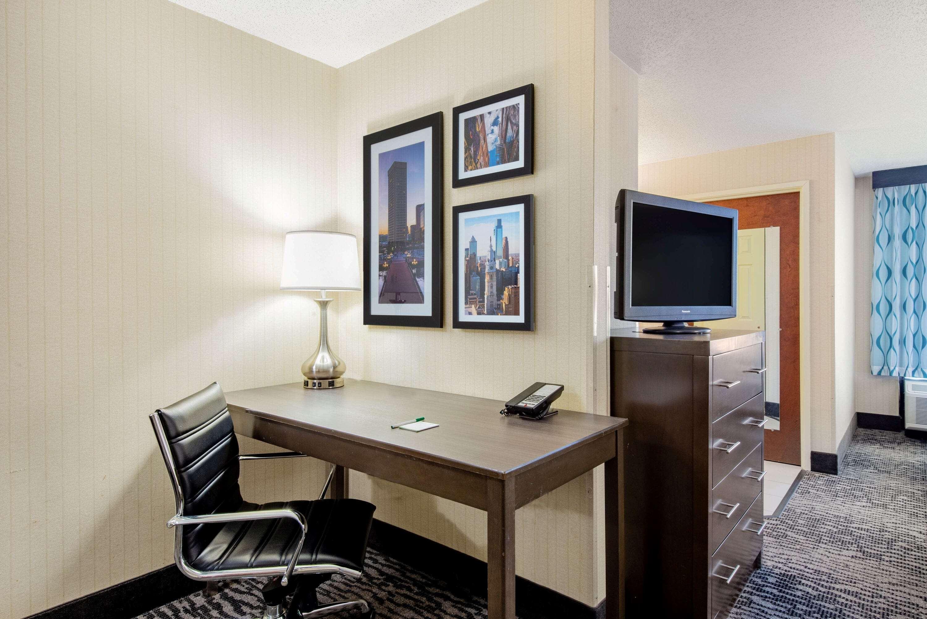 Hotel La Quinta By Wyndham Newark -