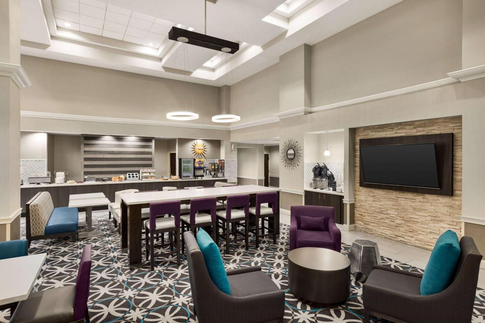 La Quinta By Wyndham Newark - Hotel 3*