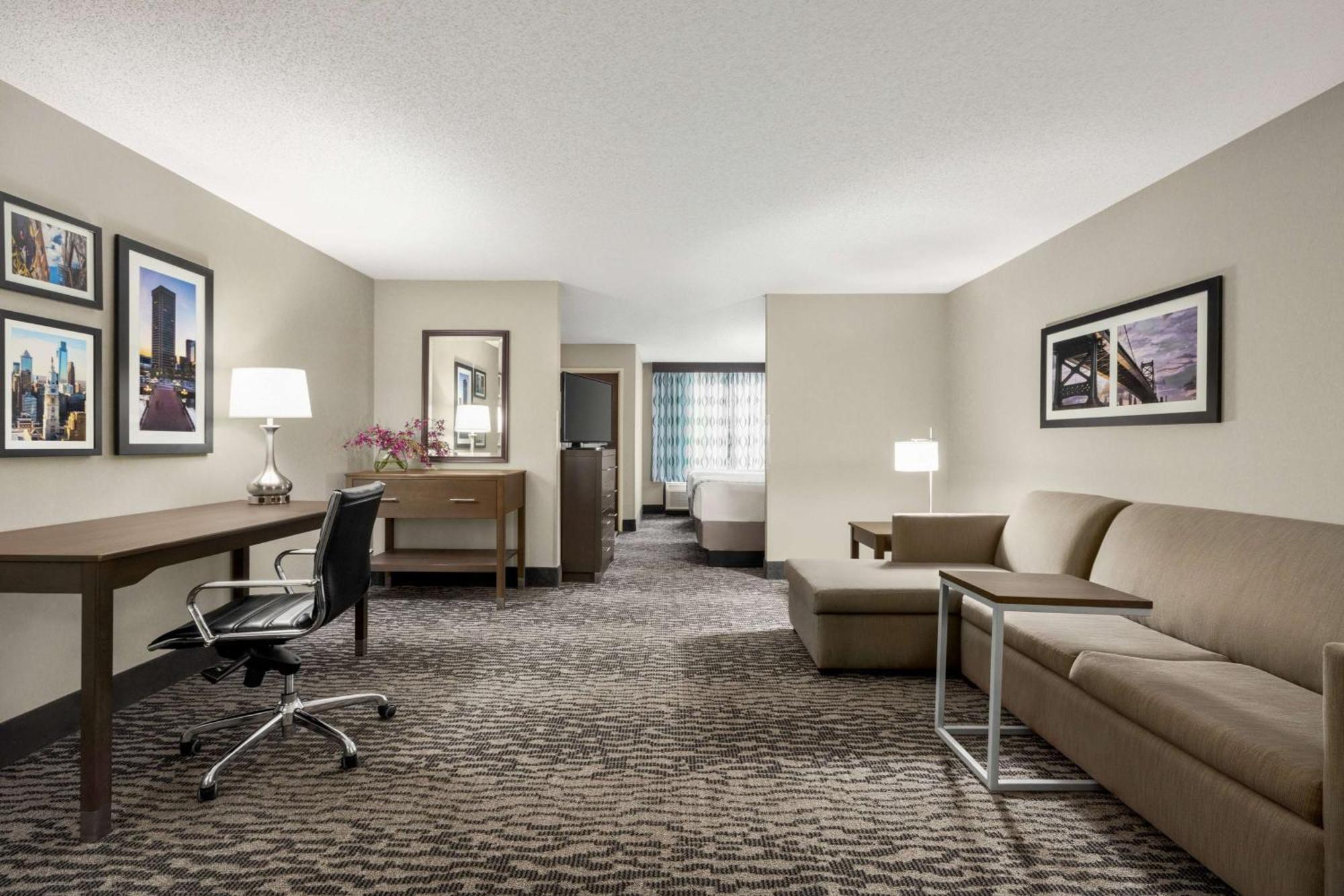 Hotel La Quinta By Wyndham Newark -