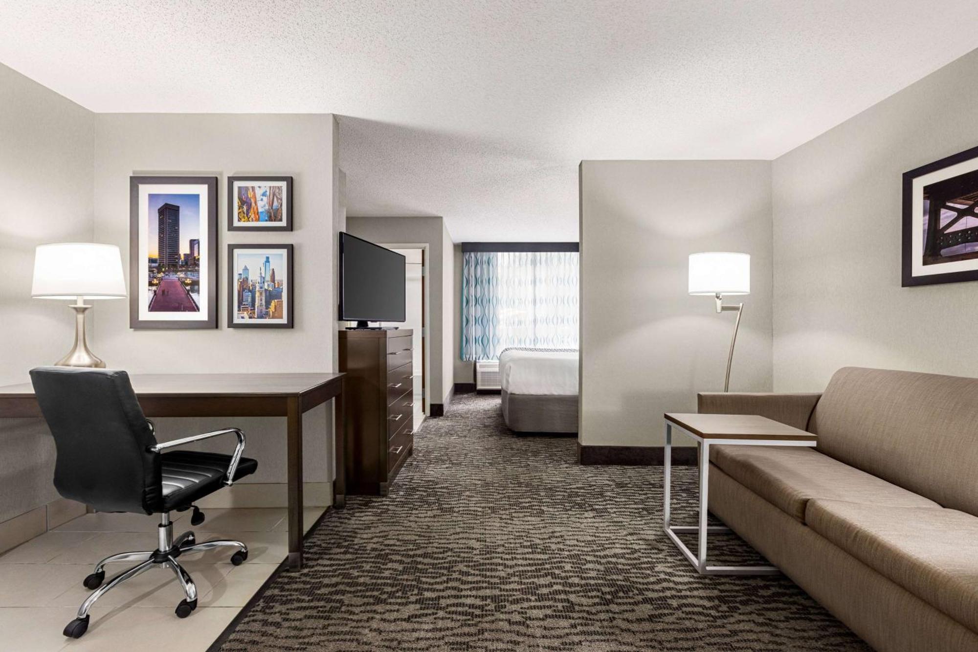 La Quinta By Wyndham Newark - Hotel 3*